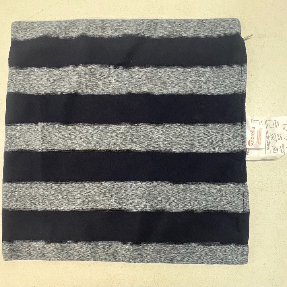 Sunbrella Navy and Light Blue Striped 16x16 Indoor/Outdoor Pillow Case NWT